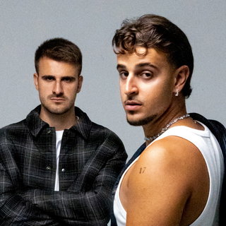 Adexe & Nau