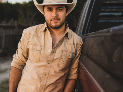 Clay Hollis