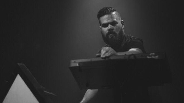 Com Truise