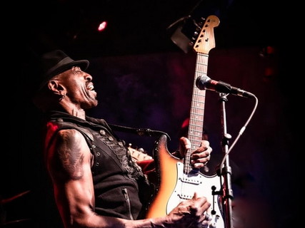 Dennis Jones