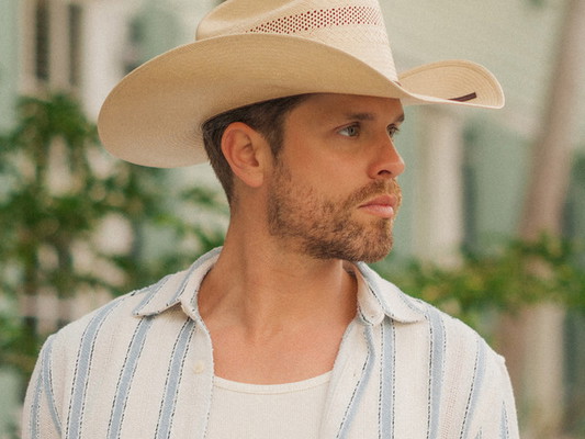 Dustin Lynch