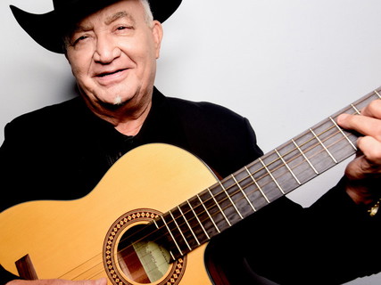 Eliades Ochoa