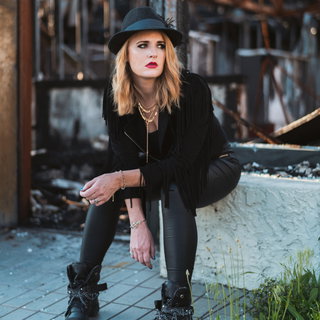Elles Bailey