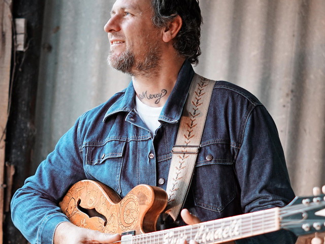 Eric Lindell