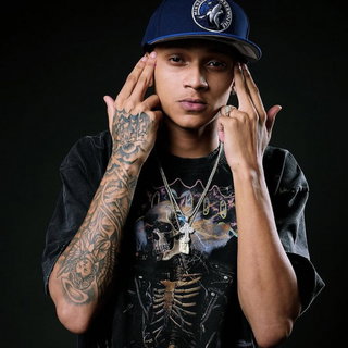 Ezzy R