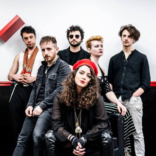Holy Moly & The Crackers