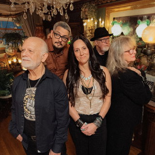 Jennifer Lyn & The Groove Revival