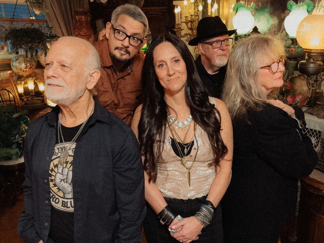 Jennifer Lyn & The Groove Revival