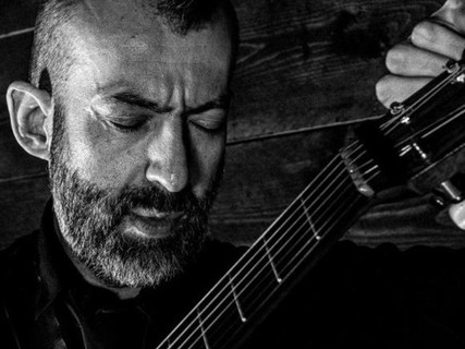 Jon Gomm