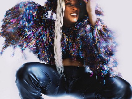 Liv Warfield