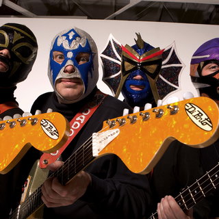 Los Straitjackets