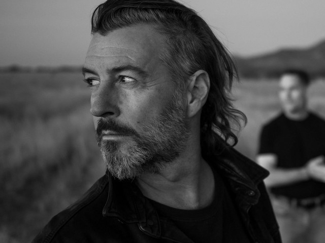 Roger Clyne & The Peacemakers