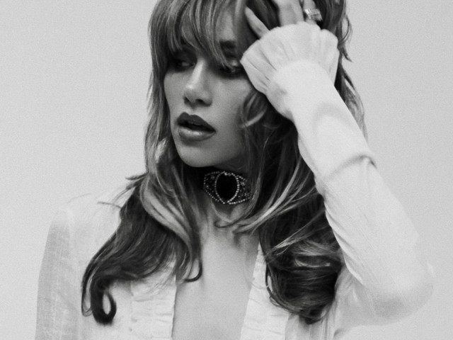 Suki Waterhouse