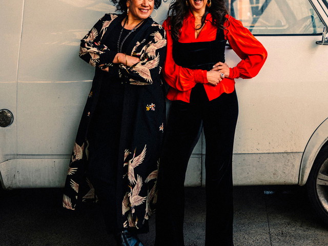 Vika & Linda
